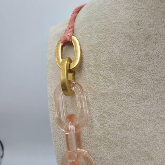 J Crew Nude Pink Lucite Gold Tone Link Ribbon Necklace - Picture 10 of 11